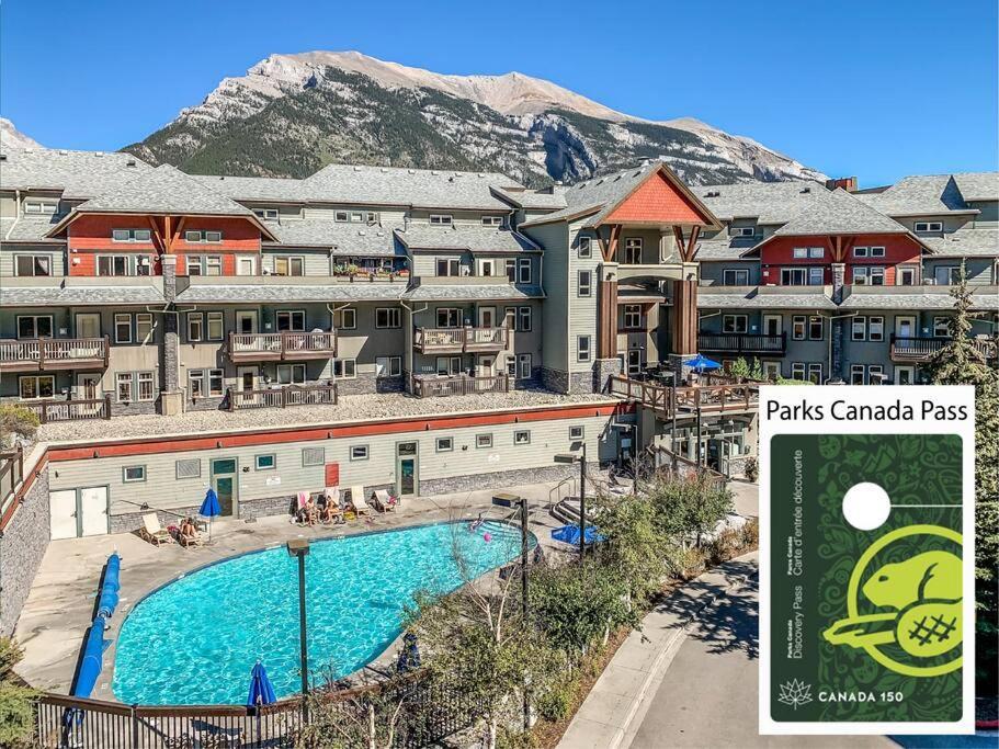 Mountain Retreat - Modern And Bright With Panorama Views 2 Bedrooms, 4 Beds, Heated All-Year Outdoor Pool, Hottub, Balcony, Banff Park Pass Canmore Exterior foto